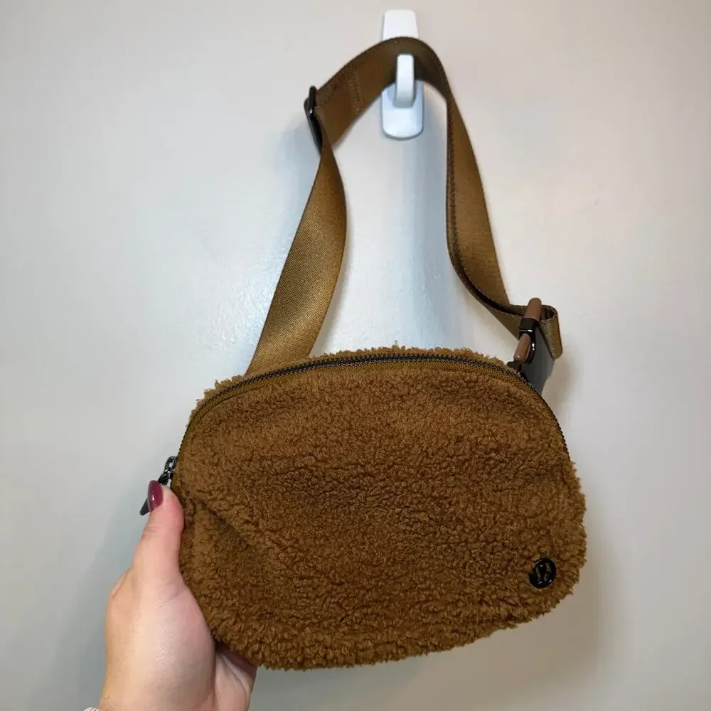 Lululemon Everywhere Fleece Belt Bag Burnt Caramel Brown